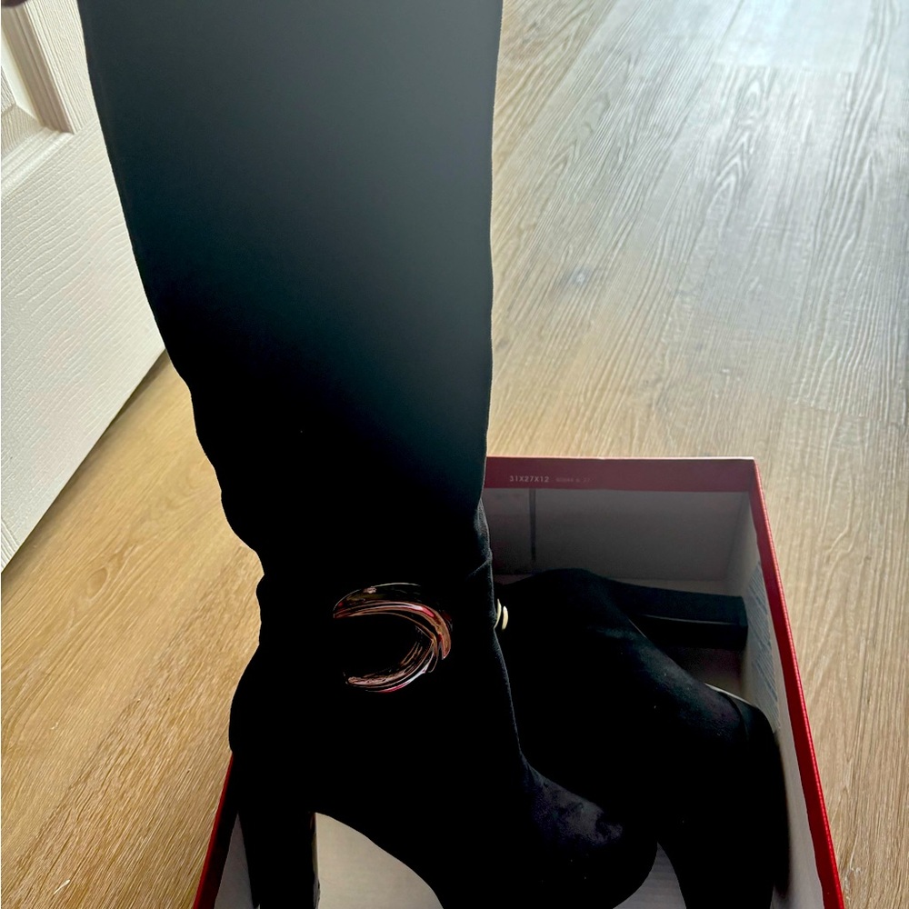 Size 6 women’s boots